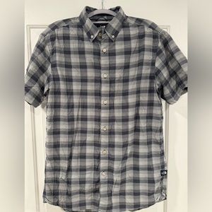 The North Face Short Sleeve Button Down Size Large Black/White